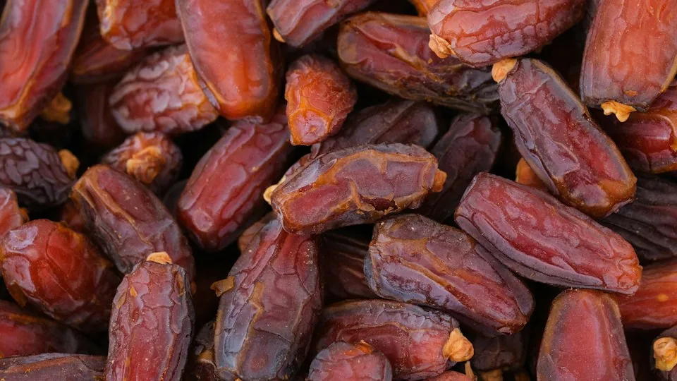 ثمار تمر، صورة توضيحية للضيافة في العيد